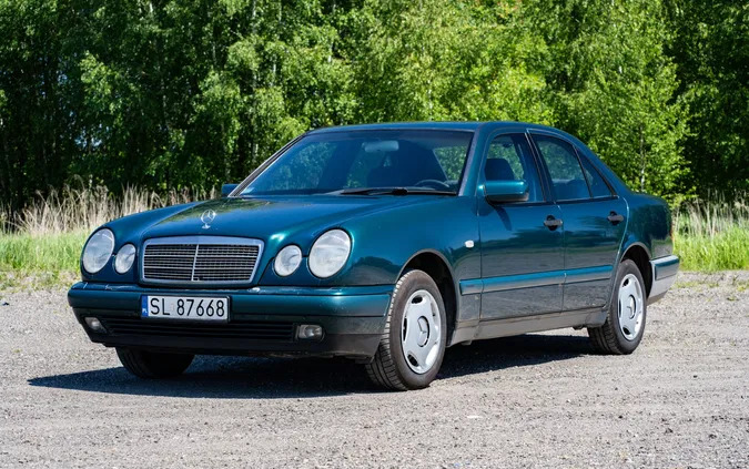 samochody osobowe Mercedes-Benz Klasa E cena 6500 przebieg: 322000, rok produkcji 1998 z Poniec